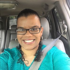 Meet your Posher, Yesenia